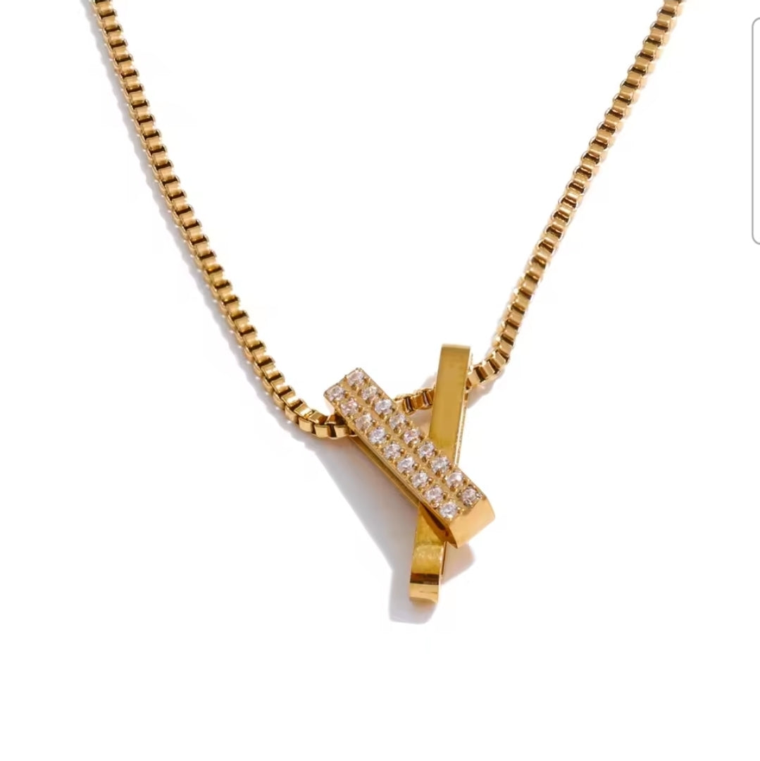 Delicate Pendant Necklace