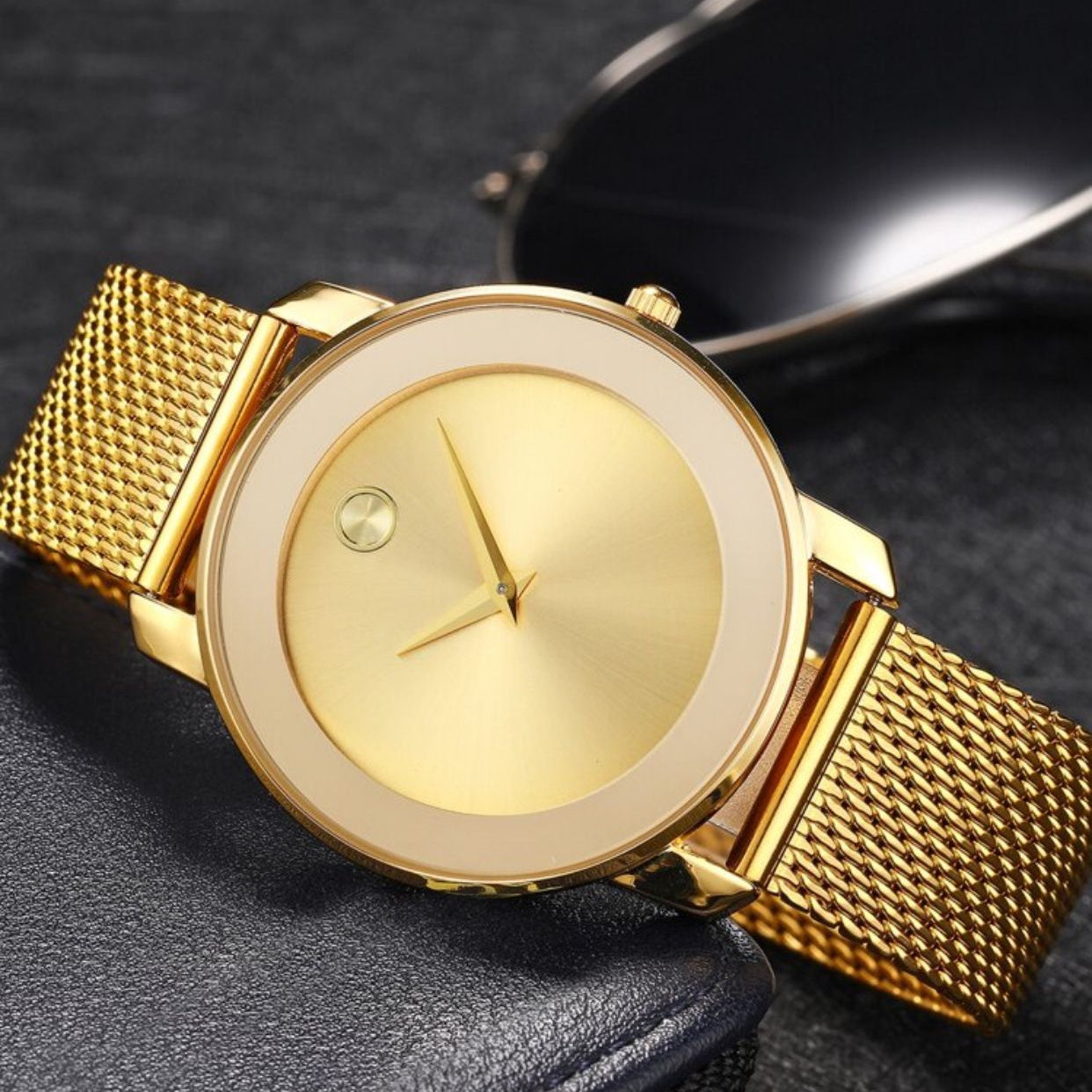 Gold Round Pointer Banquet Watch