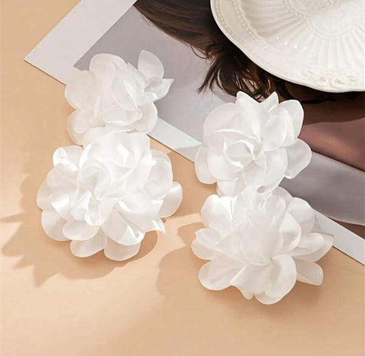 Lily Flowers White Earring
